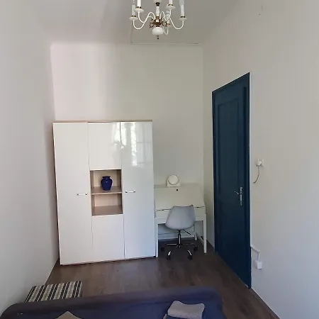 Tina Apartman *
